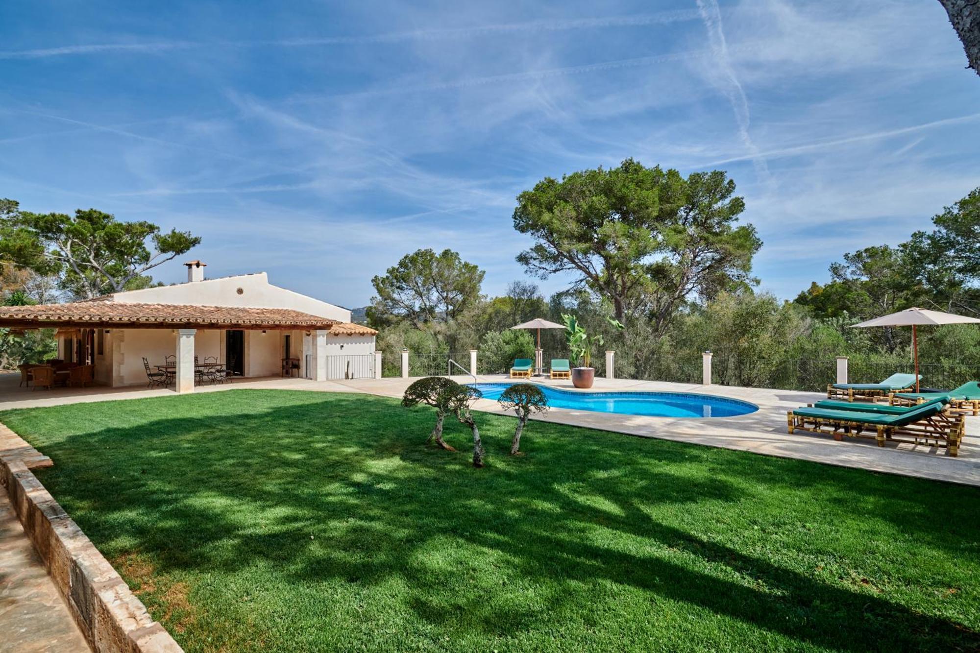 Ses Rotes Ferienhaus